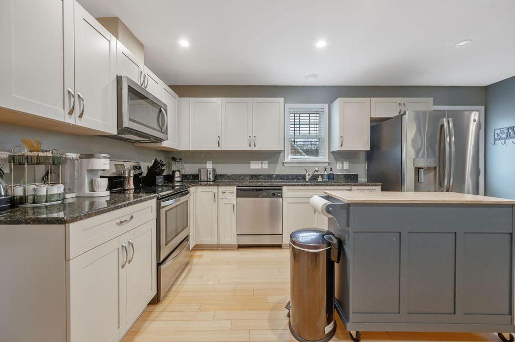 New Victorian Theme, 3Br, Lrg Backyard Close To Pnc Arena, Downtown, And Rdu Airport Raleigh Exteriör bild