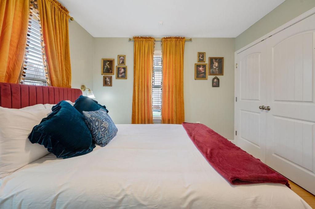 New Victorian Theme, 3Br, Lrg Backyard Close To Pnc Arena, Downtown, And Rdu Airport Raleigh Exteriör bild